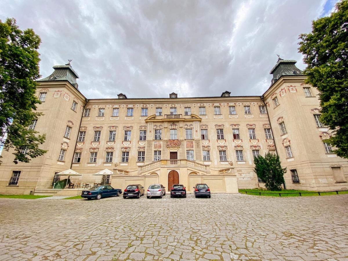 Hotel Zamek Krolewski W Rydzynie Rydzyna Exterior photo